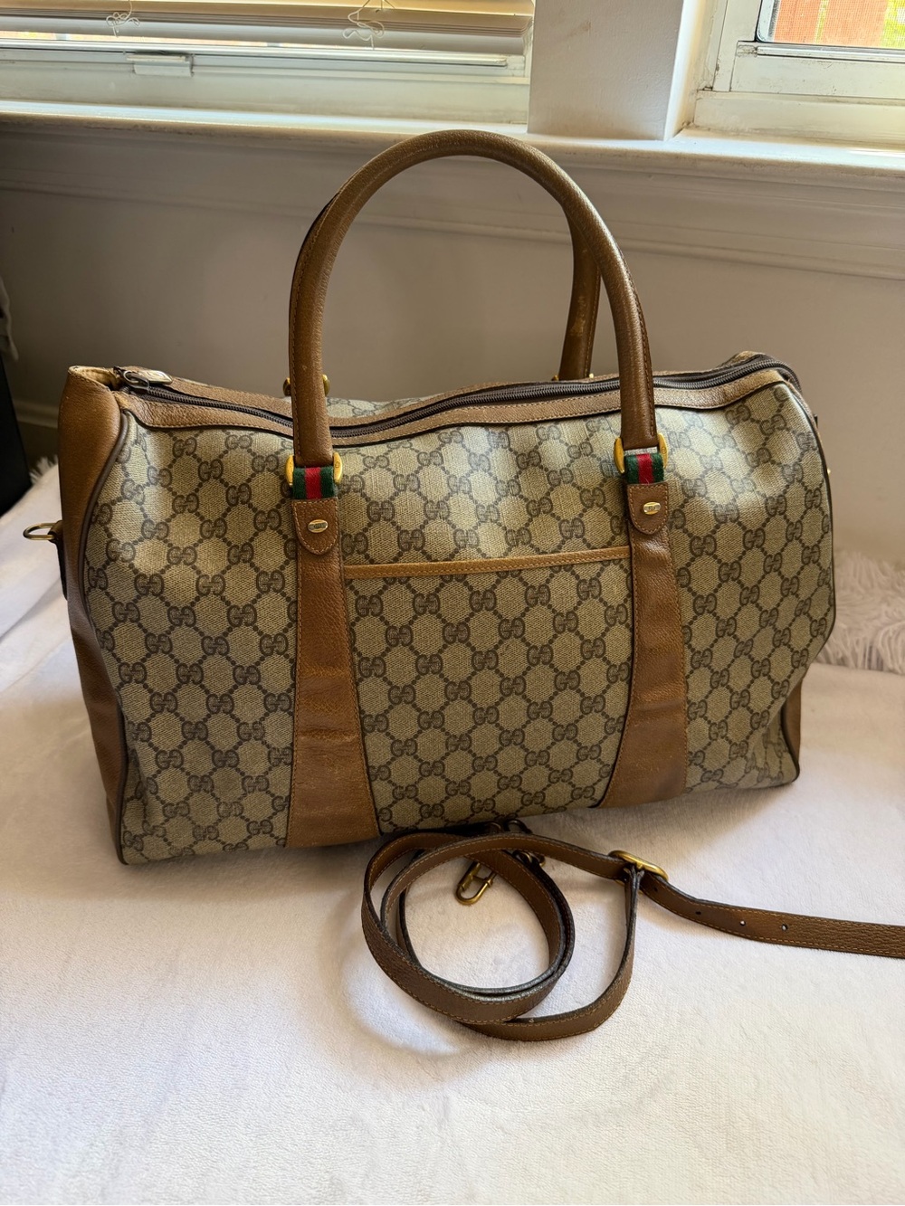๐ GG Supreme Duffle 40 Monogram Bag With Strap/Green-Red Web - Picture 3 of 16